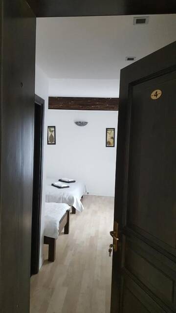Фото номера Трехместный номер Гостевой дом Casa Dar&amp;And г. Ватра-Дорней 9