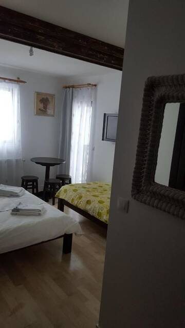 Фото номера Трехместный номер Гостевой дом Casa Dar&amp;And г. Ватра-Дорней 4