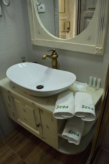 Фото номера Полулюкс с балконом Отель Vila Seva г. Ватра-Дорней 2