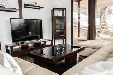 Фото номера Дом с 4 спальнями Дома для отпуска Alpine Lounge г. Ватра-Дорней 75