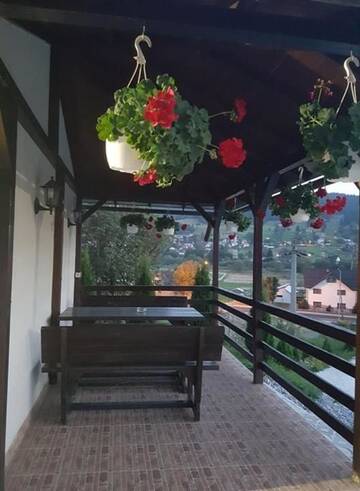 Фото номера Дом с 2 спальнями Дома для отпуска Casa Georgiana г. Ватра-Дорней 57