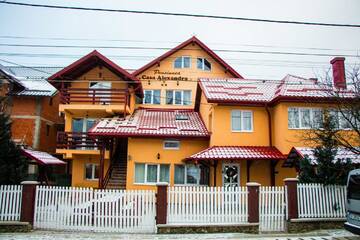 Фото Гостевой дом Pensiunea Casa Alexandra г. Ватра-Дорней 1