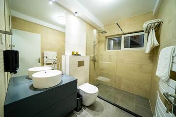 Фото номера Номер Делюкс (для 2 взрослых и 1 ребенка) Гостевой дом Velvet Home г. Ватра-Дорней 26
